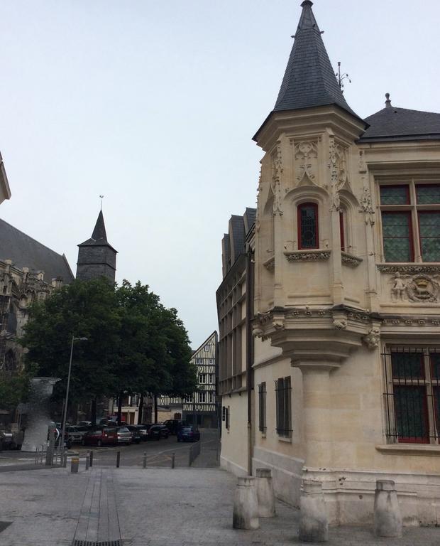 Logis Saint Eloi Lägenhet Rouen Exteriör bild
